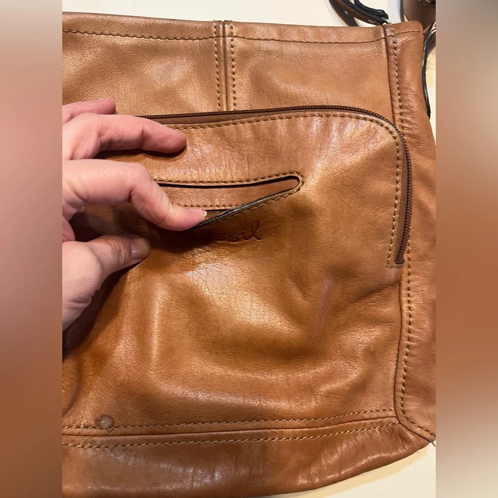 Fossil Hanover Leather Crossbody Bag cognac color satchel hang key